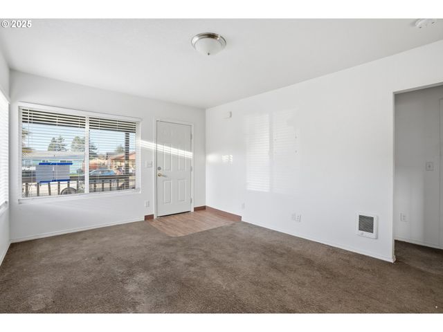 344 DOUGLAS St, Longview, WA 98632