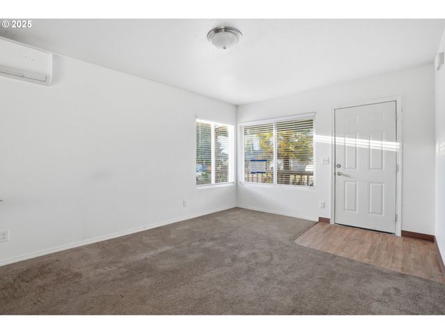 344 DOUGLAS St, Longview, WA 98632