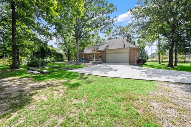 21 Panorama Drive, Conroe, TX 77304