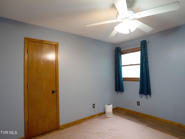 220 Roanwood Road, Roan Mountain, TN 37687