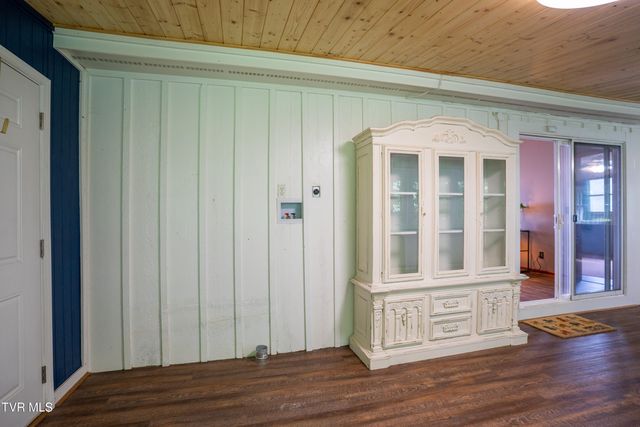 220 Roanwood Road, Roan Mountain, TN 37687