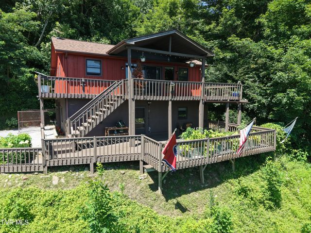 220 Roanwood Road, Roan Mountain, TN 37687