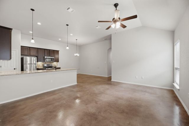 153 JOANNE LOOP B, Buda, TX 78610