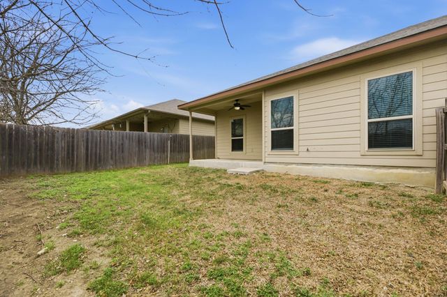 153 JOANNE LOOP B, Buda, TX 78610