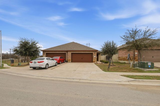 153 JOANNE LOOP B, Buda, TX 78610
