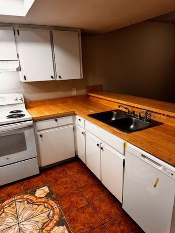 11606 BAYWOOD MEADOWS DRIVE 2, New Port Richey, FL 34654