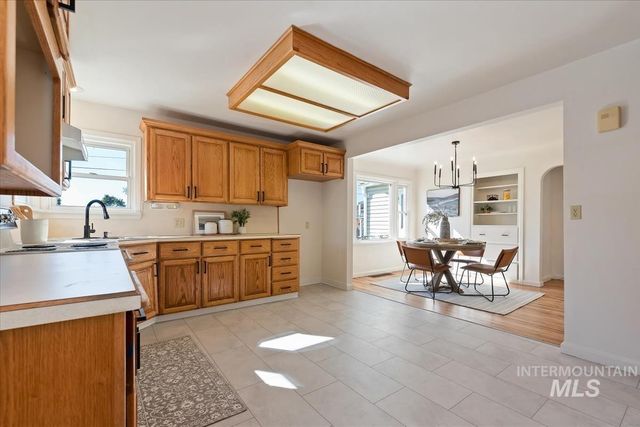 516 E Hawaii Ave, Nampa, ID 83686