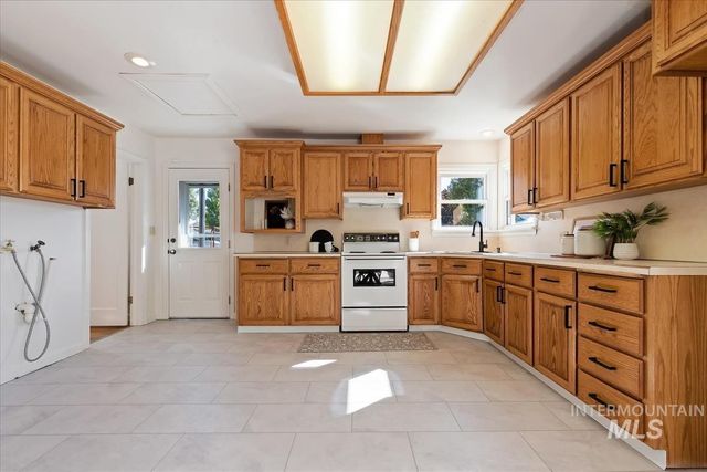 516 E Hawaii Ave, Nampa, ID 83686