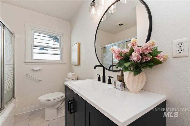 516 E Hawaii Ave, Nampa, ID 83686