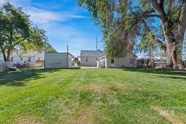 516 E Hawaii Ave, Nampa, ID 83686