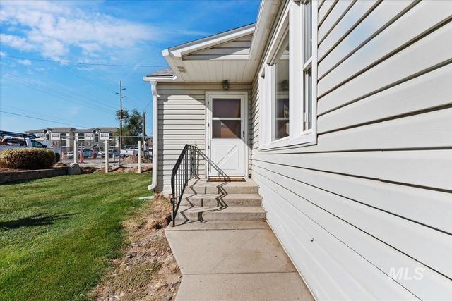 516 E Hawaii Ave, Nampa, ID 83686