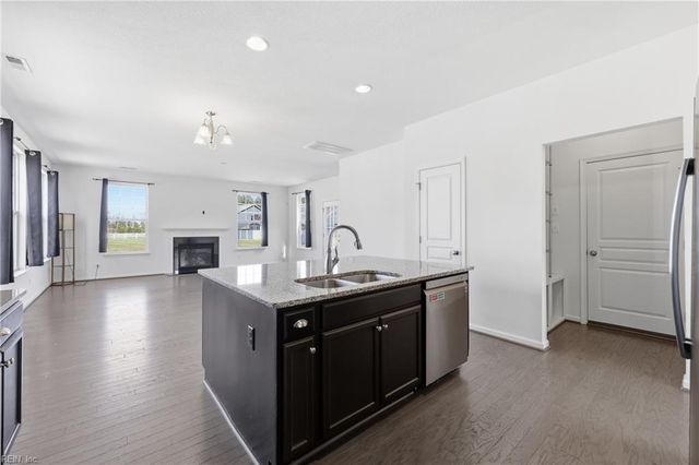 304 Terrywood DR, Suffolk, VA 23434