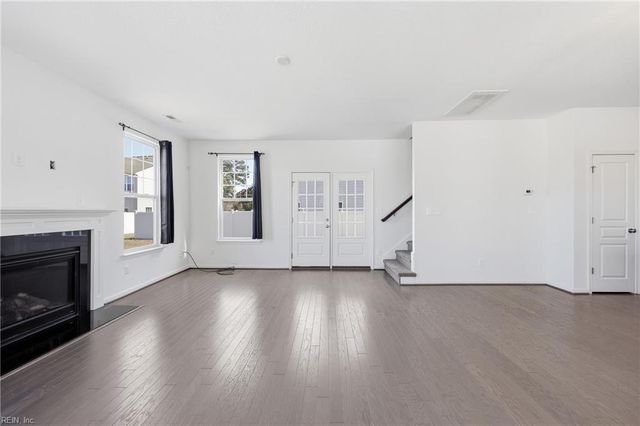 304 Terrywood DR, Suffolk, VA 23434