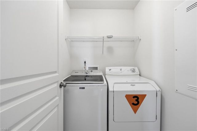 304 Terrywood DR, Suffolk, VA 23434