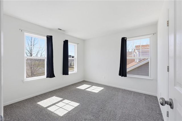 304 Terrywood DR, Suffolk, VA 23434