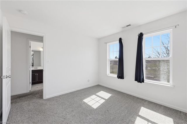 304 Terrywood DR, Suffolk, VA 23434