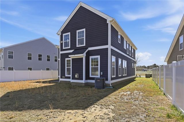 304 Terrywood DR, Suffolk, VA 23434