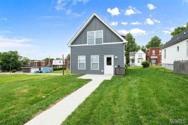 5120 Wicklow Place, St Louis, MO 63111