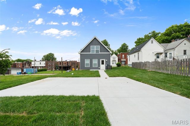 5120 Wicklow Place, St Louis, MO 63111
