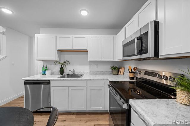 5120 Wicklow Place, St Louis, MO 63111