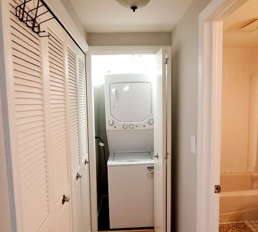 6337 Roosevelt Road 202, Berwyn, IL 60402