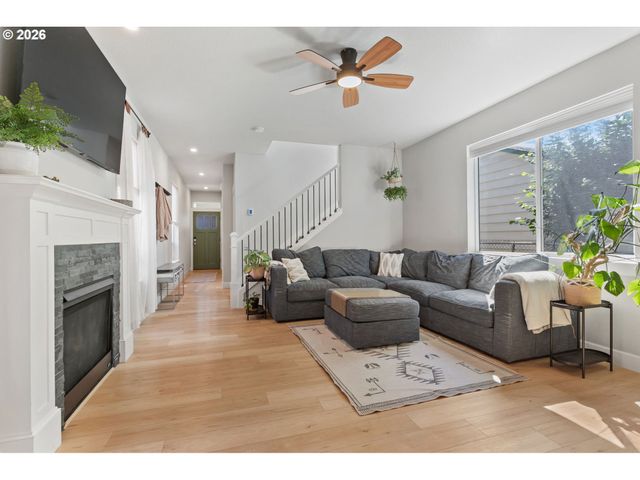 8971 N DRUMMOND Ave, Portland, OR 97217