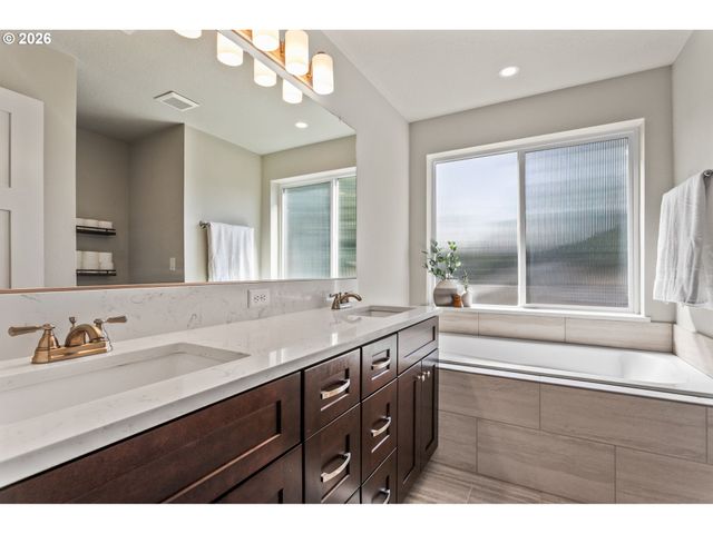 8971 N DRUMMOND Ave, Portland, OR 97217