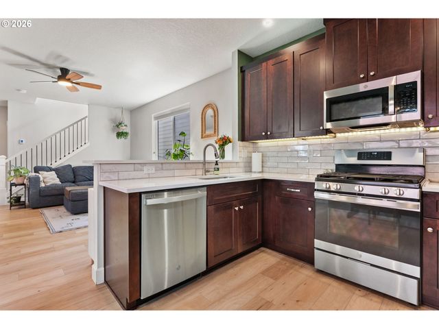 8971 N DRUMMOND Ave, Portland, OR 97217
