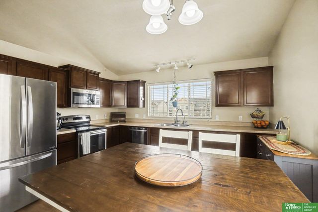 13806 S 44th Street, Bellevue, NE 68123