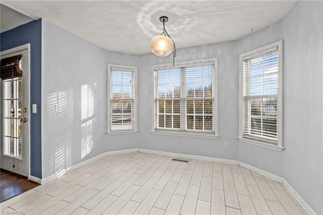 2866 Bridgeport Drive, Winston-salem, NC 27103