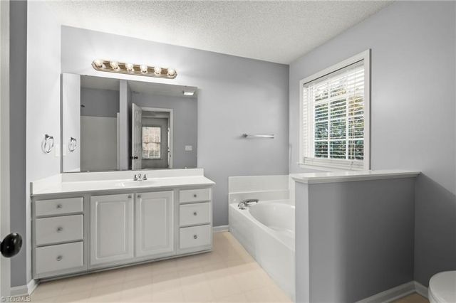 2866 Bridgeport Drive, Winston-salem, NC 27103