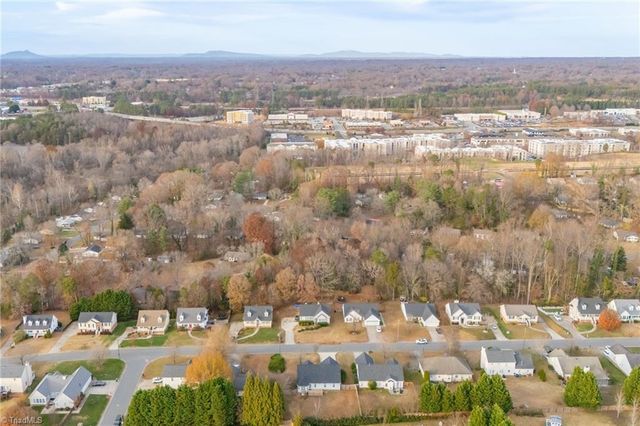 2866 Bridgeport Drive, Winston-salem, NC 27103