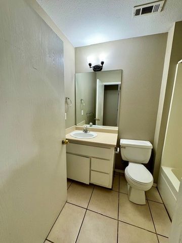 1295 N Boxley Avenue, Fayetteville, AR 72704