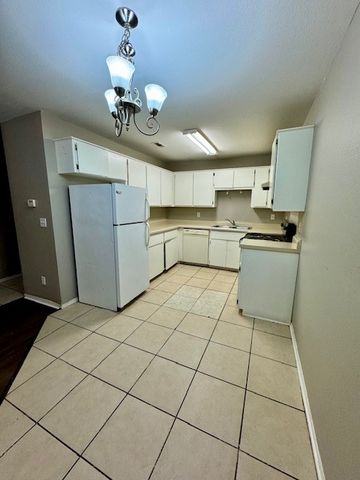 1295 N Boxley Avenue, Fayetteville, AR 72704