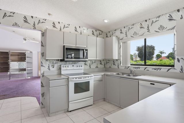 9476 El Clair Ranch Road, Boynton Beach, FL 33437