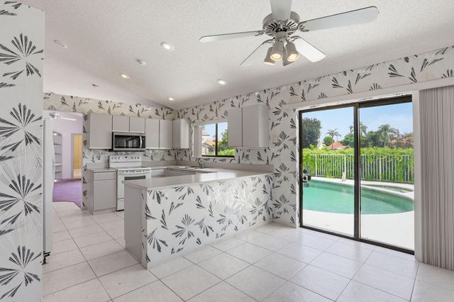 9476 El Clair Ranch Road, Boynton Beach, FL 33437