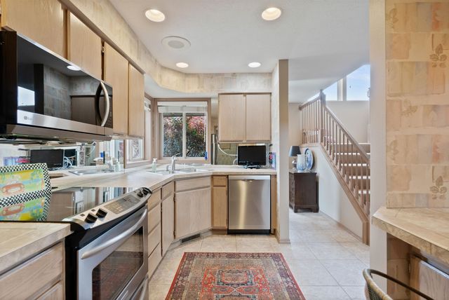 3001 S Winthrop Ln, Spokane, WA 99203