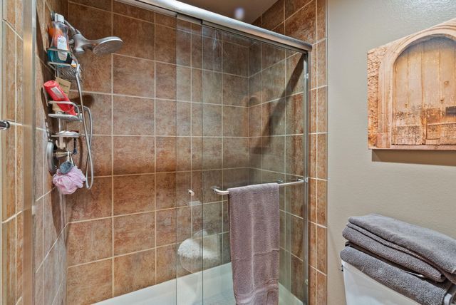 3001 S Winthrop Ln, Spokane, WA 99203