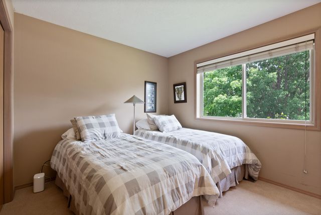 3001 S Winthrop Ln, Spokane, WA 99203