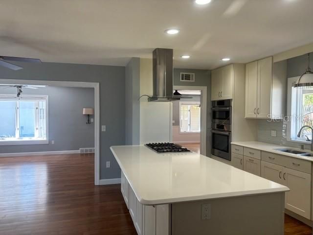 559 CHICAGO AVENUE, Dunedin, FL 34698