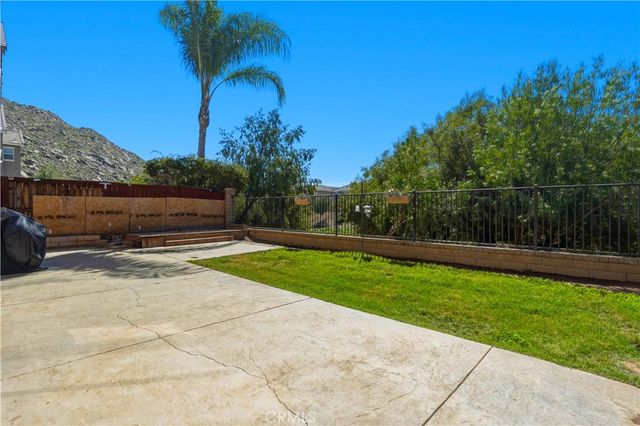 1923 Brockstone Drive, Perris, CA 92571