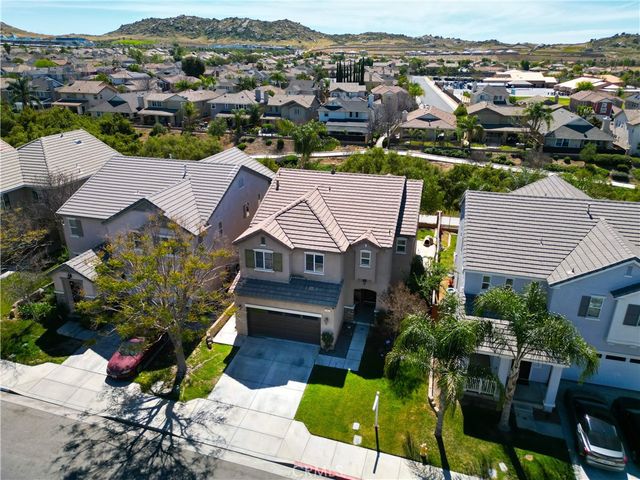 1923 Brockstone Drive, Perris, CA 92571