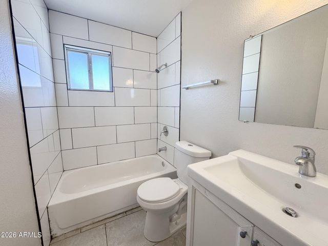 308 E VOGEL Avenue 6, Phoenix, AZ 85020