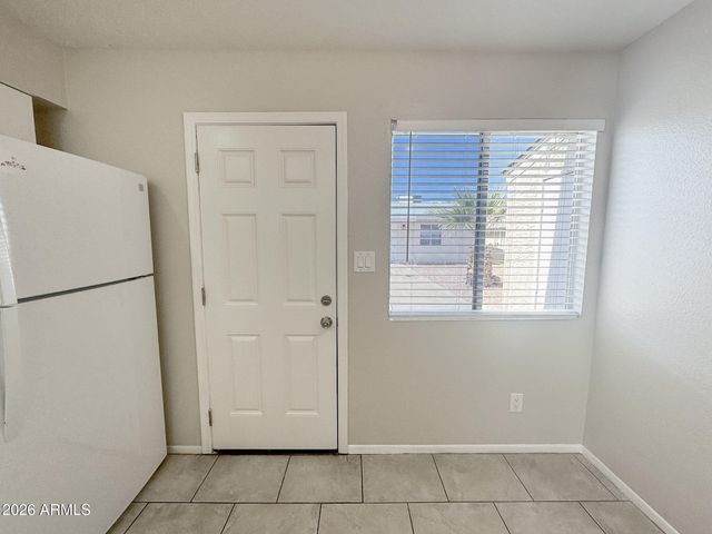 308 E VOGEL Avenue 6, Phoenix, AZ 85020