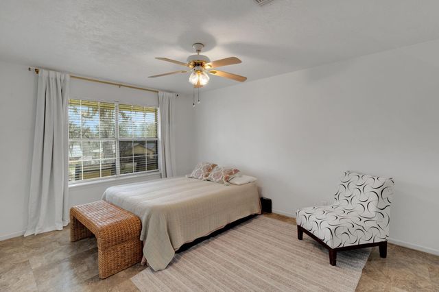 61 Campfire Circle, Coldspring, TX 77331