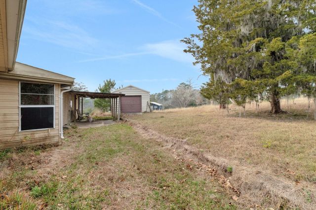 61 Campfire Circle, Coldspring, TX 77331