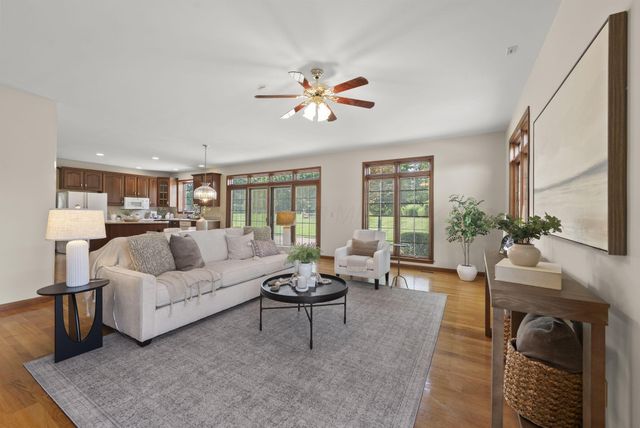 2227 Ashbury Close, Powell, OH 43065