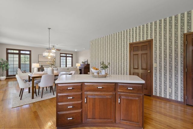 2227 Ashbury Close, Powell, OH 43065