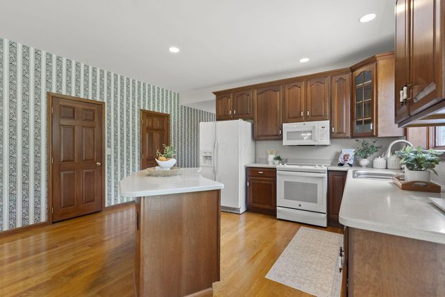2227 Ashbury Close, Powell, OH 43065