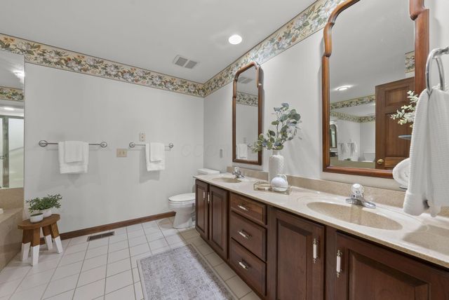 2227 Ashbury Close, Powell, OH 43065